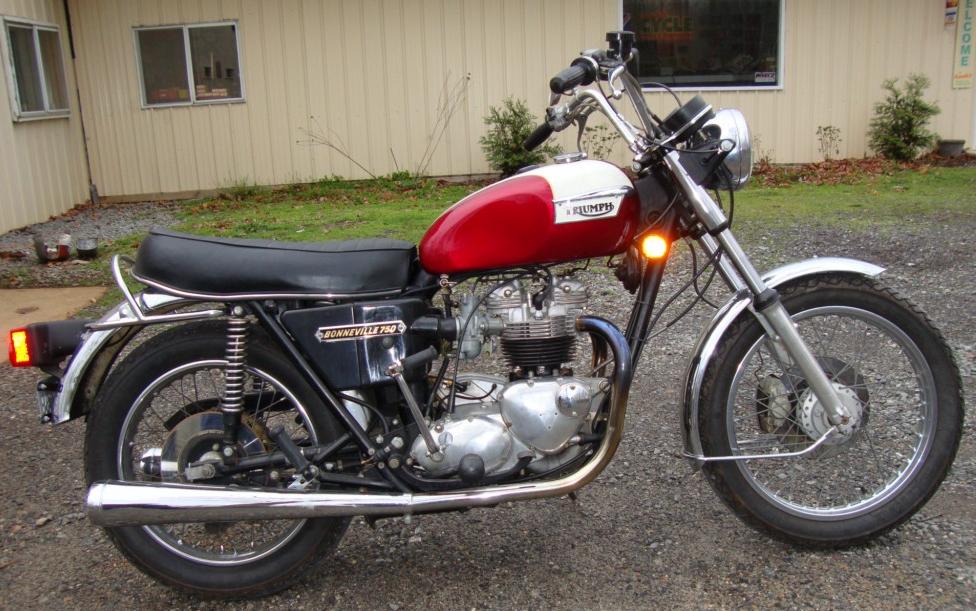 1985 shop triumph bonneville