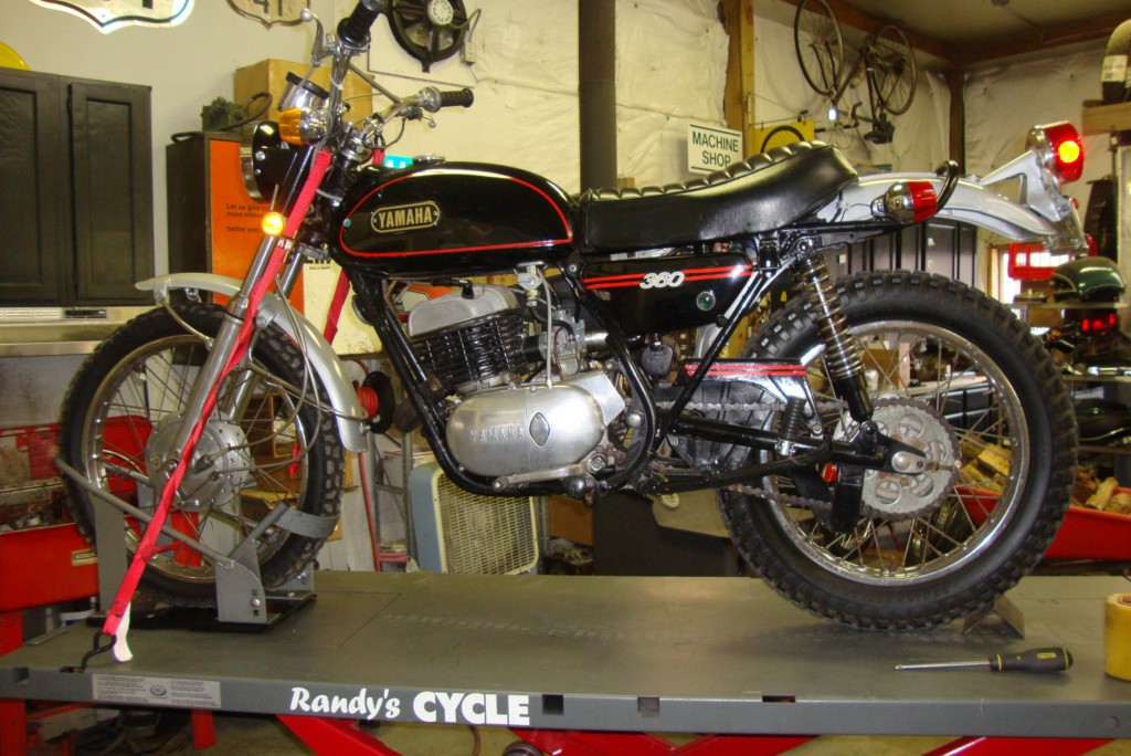 1971 Yamaha RT1 360 2 stroke rcycle.com